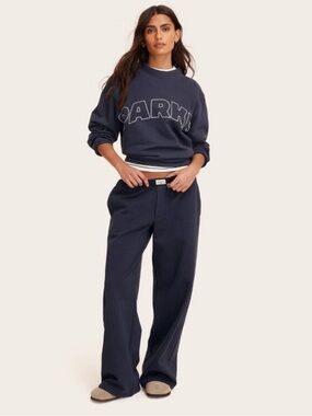 Parke x Target High-Rise Boxer
Sweatpants Size Medium Navy
Blue NEW!